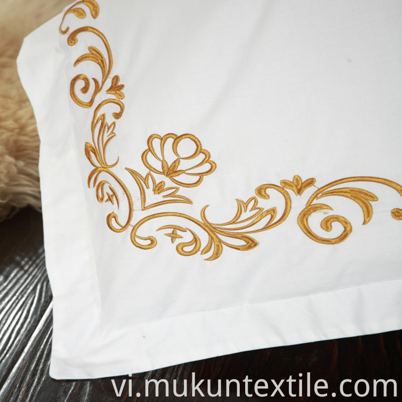 Hotel Bedding Set 1 Jpg